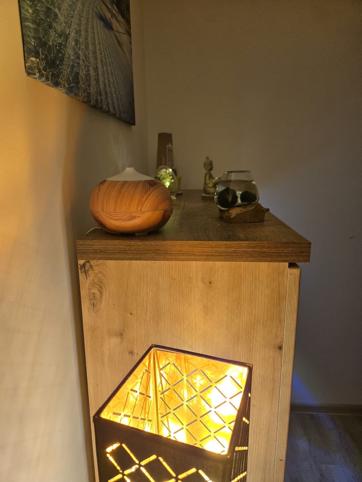 Lampa a aromadifuzér ve studiu